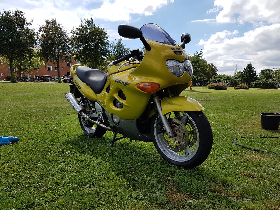 Suzuki gsx 750f (solgt) billede 3