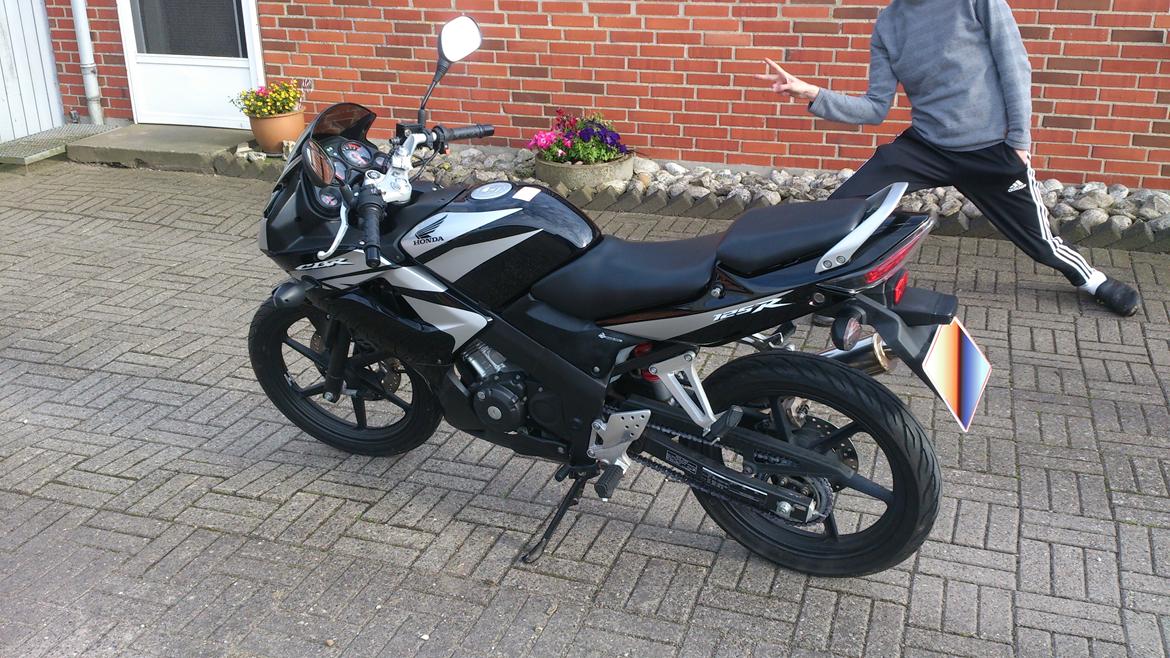 Honda CBR 125 R billede 2