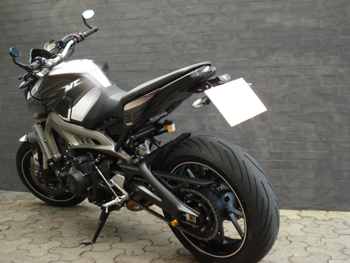Yamaha MT - 09 "BAGHJULS KONGEN" billede 7