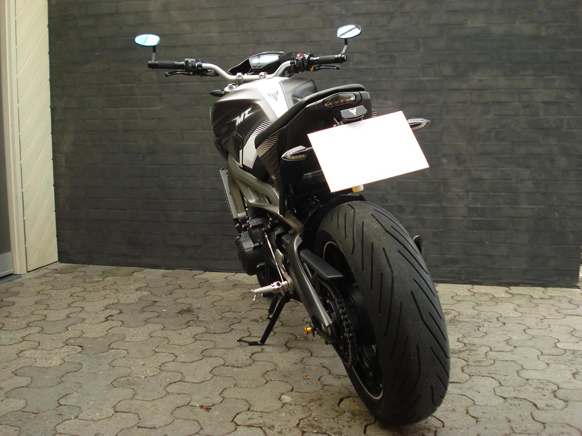 Yamaha MT - 09 "BAGHJULS KONGEN" billede 8