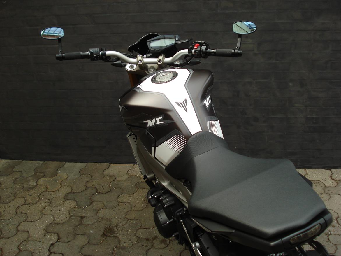 Yamaha MT - 09 "BAGHJULS KONGEN" billede 9