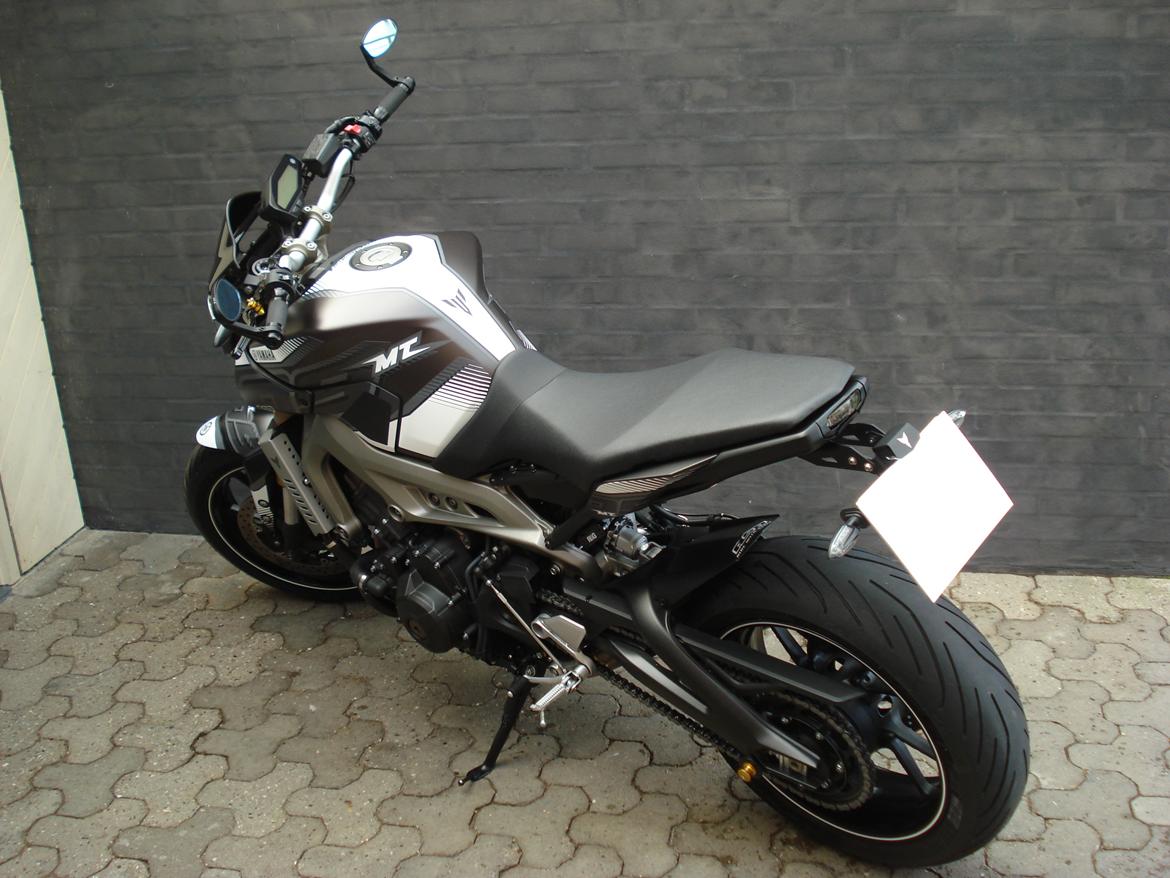 Yamaha MT - 09 "BAGHJULS KONGEN" billede 6
