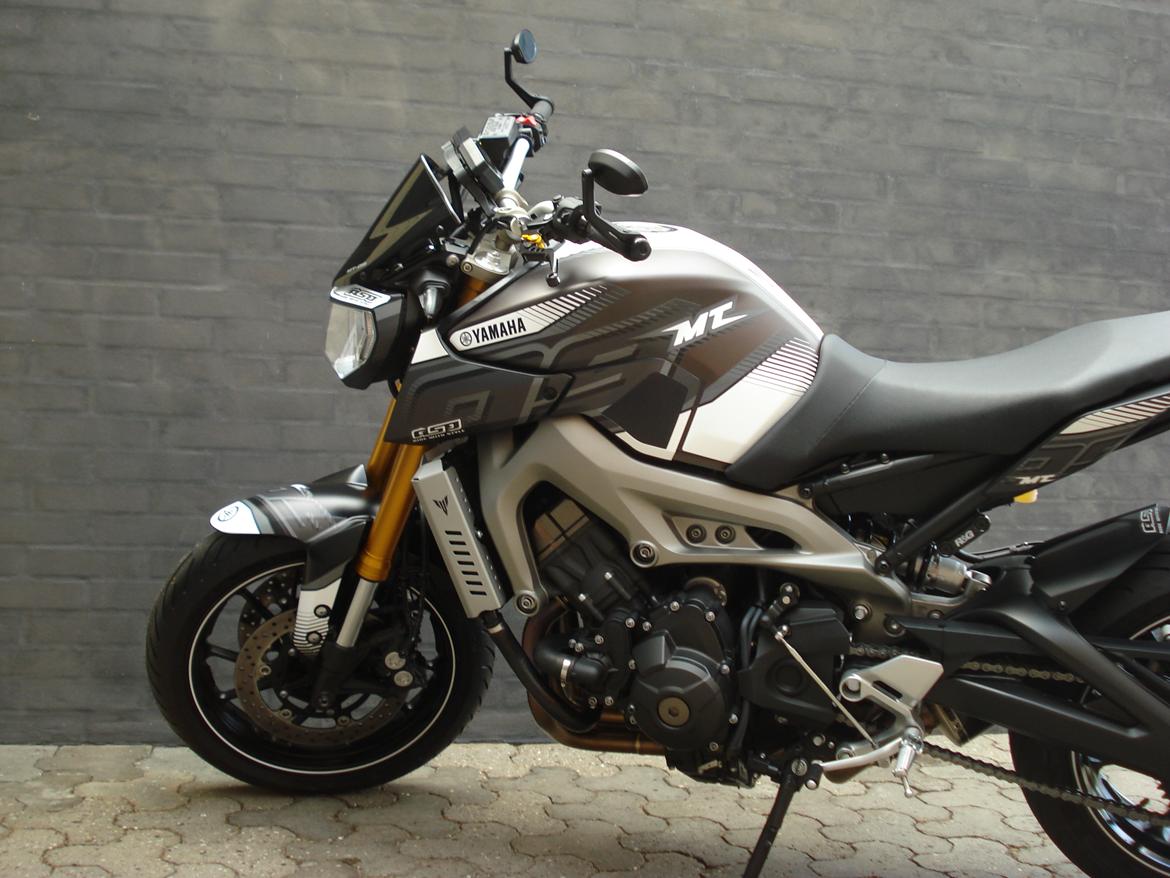Yamaha MT - 09 "BAGHJULS KONGEN" billede 18