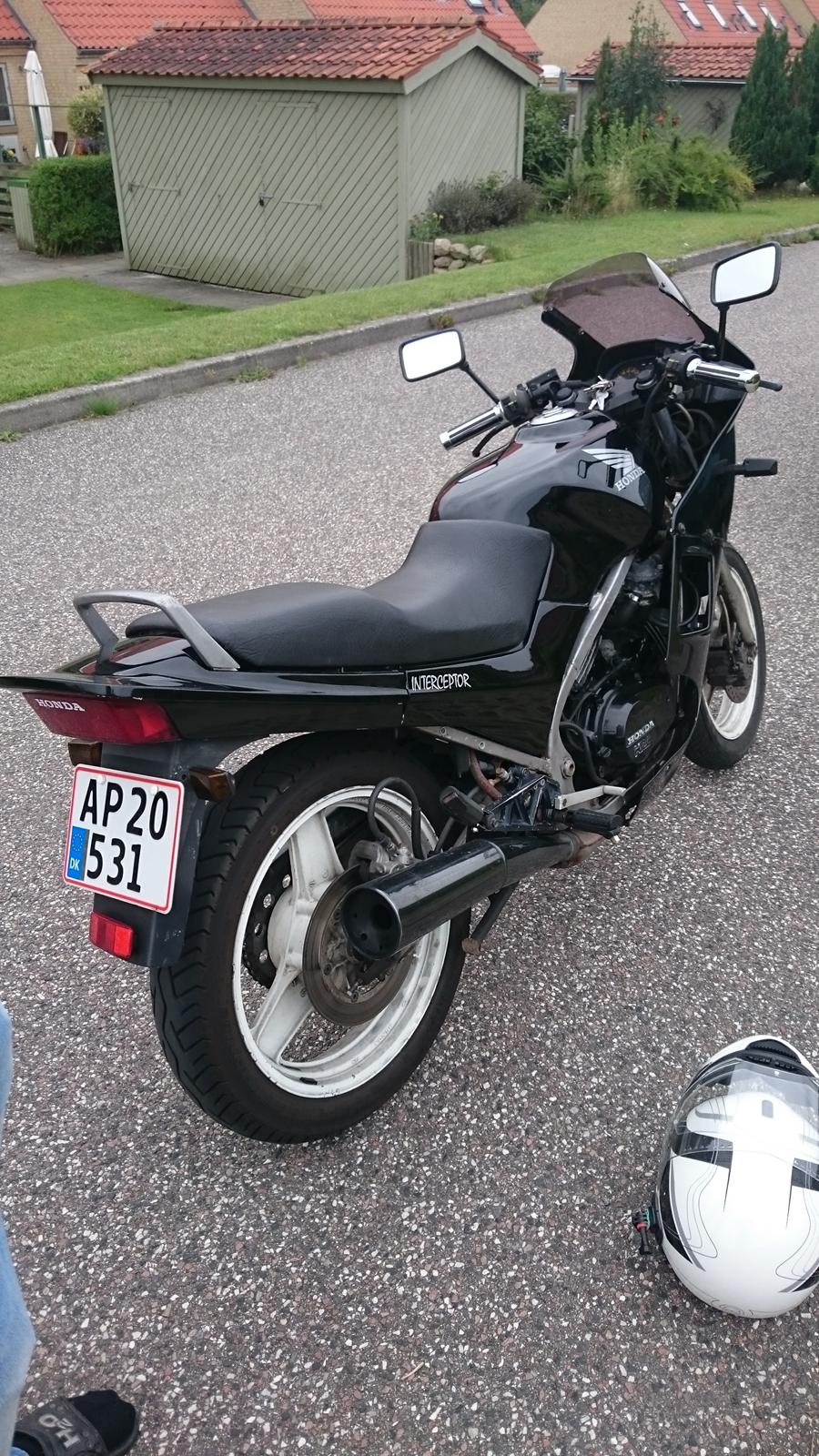 Honda VF 500 "Interceptor" F2 billede 2