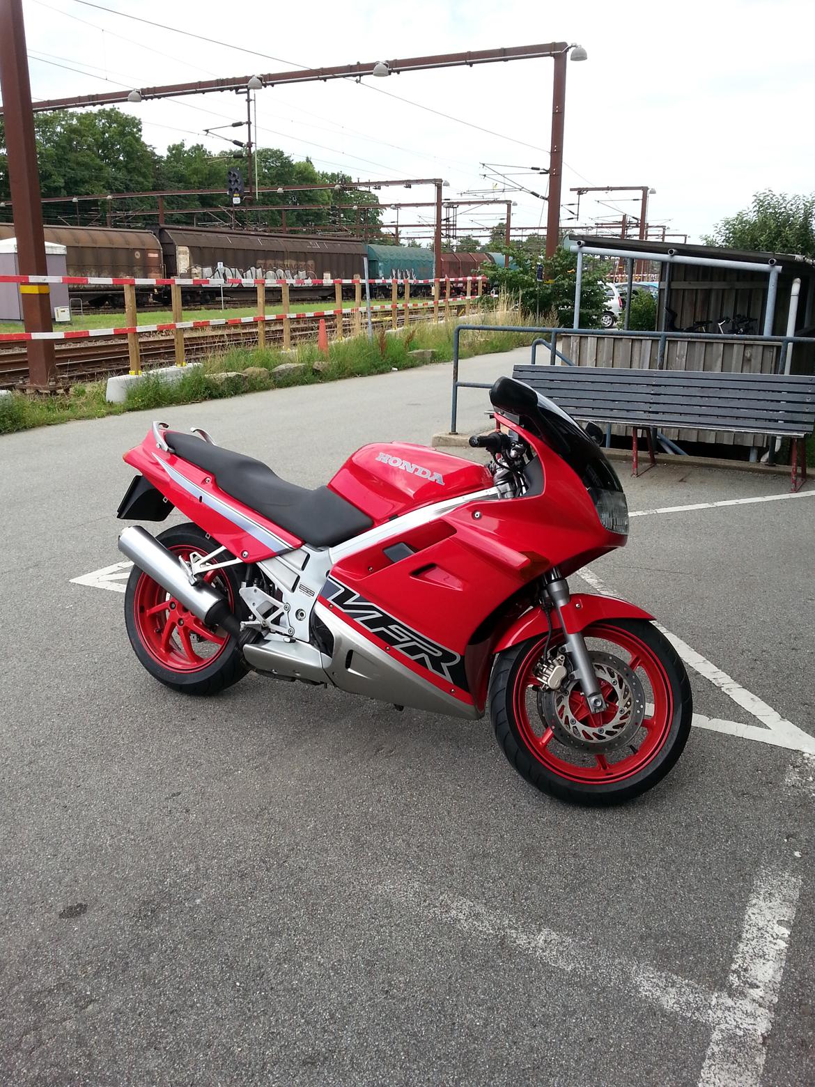 Honda VFR 750 F RC36 billede 1