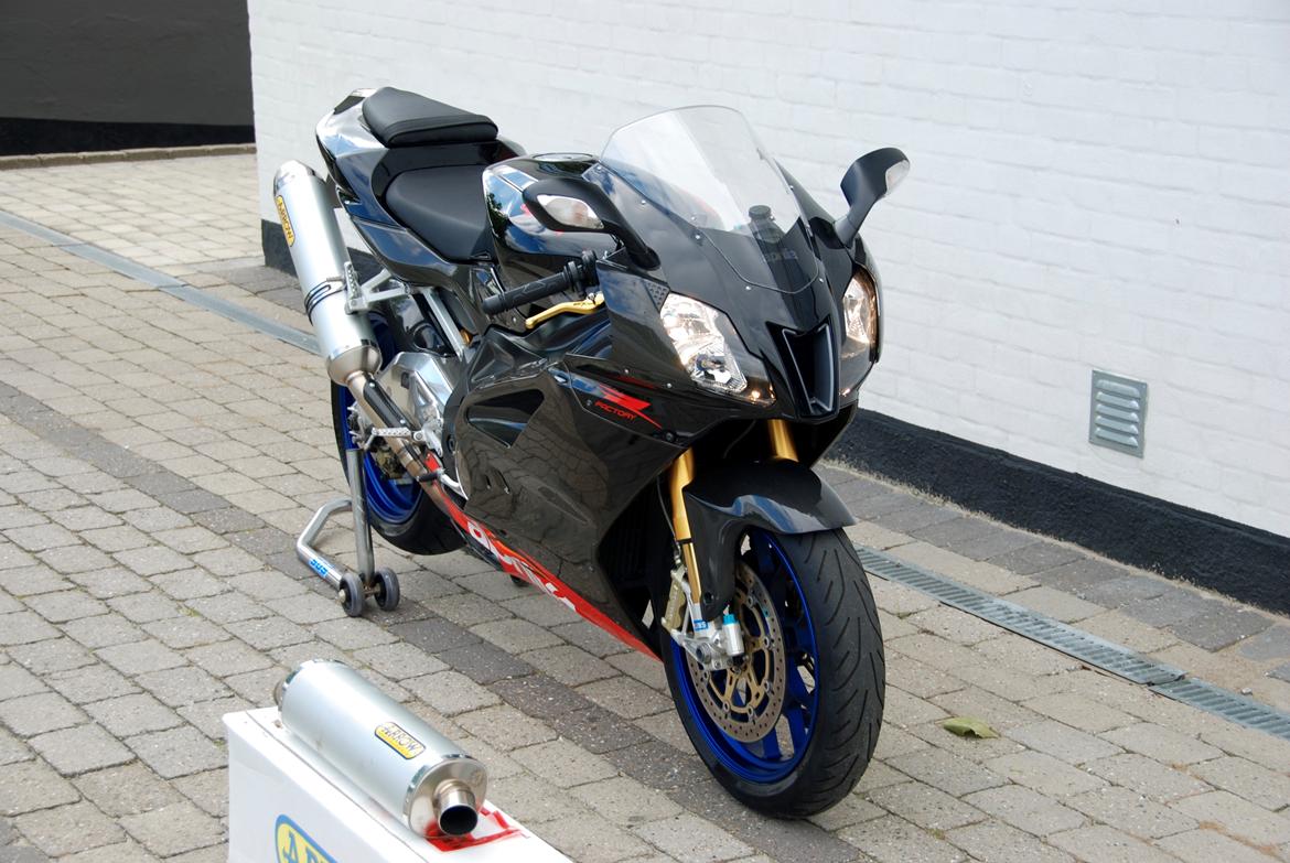 Aprilia Rsv 1000 R Factory billede 11