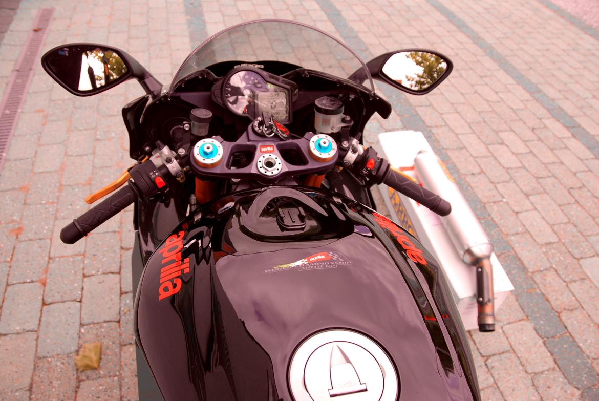 Aprilia Rsv 1000 R Factory billede 13