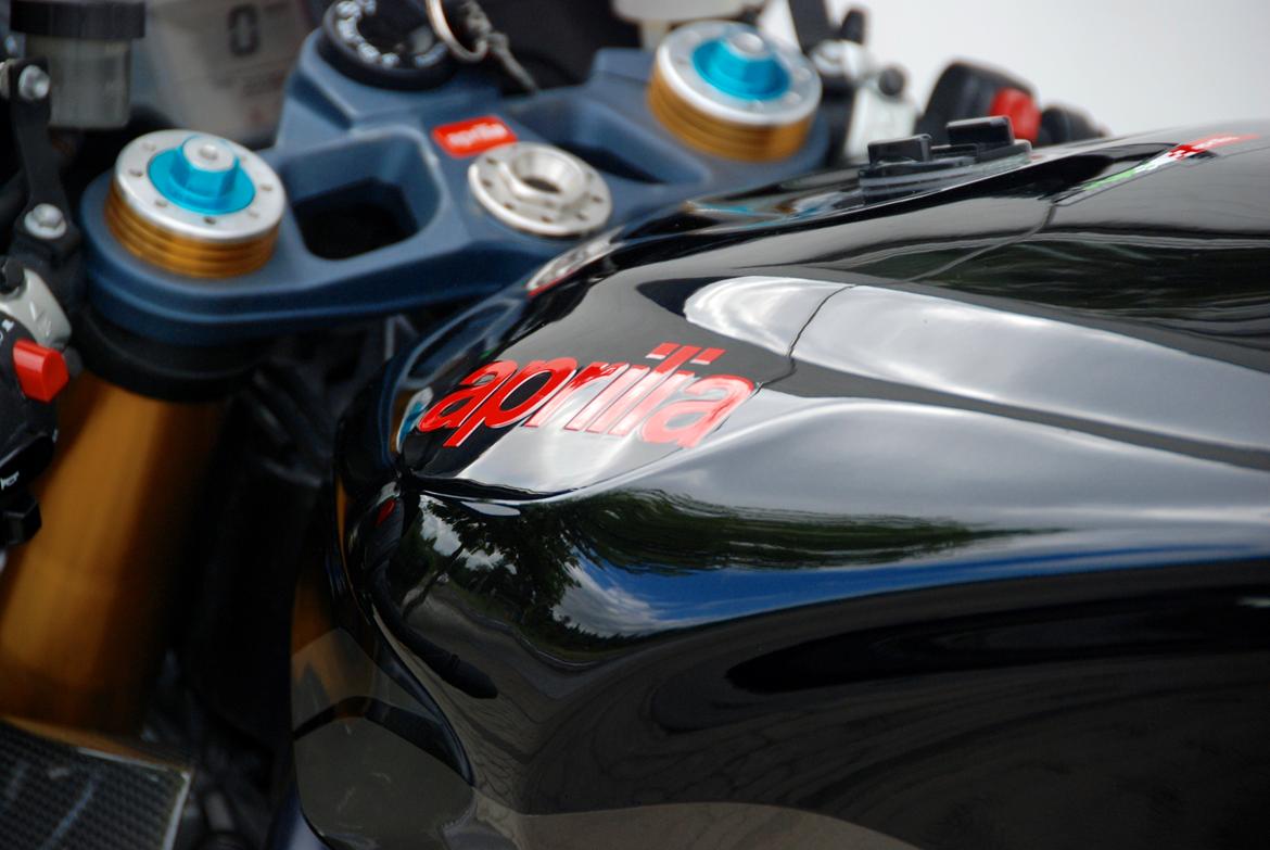 Aprilia Rsv 1000 R Factory billede 18
