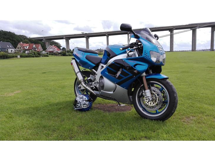 Honda cbr 900 rr billede 0