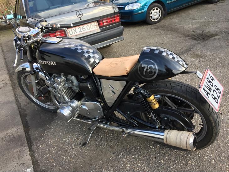 {{currentPhoto.altText}} billede {{currentPhoto.number}}