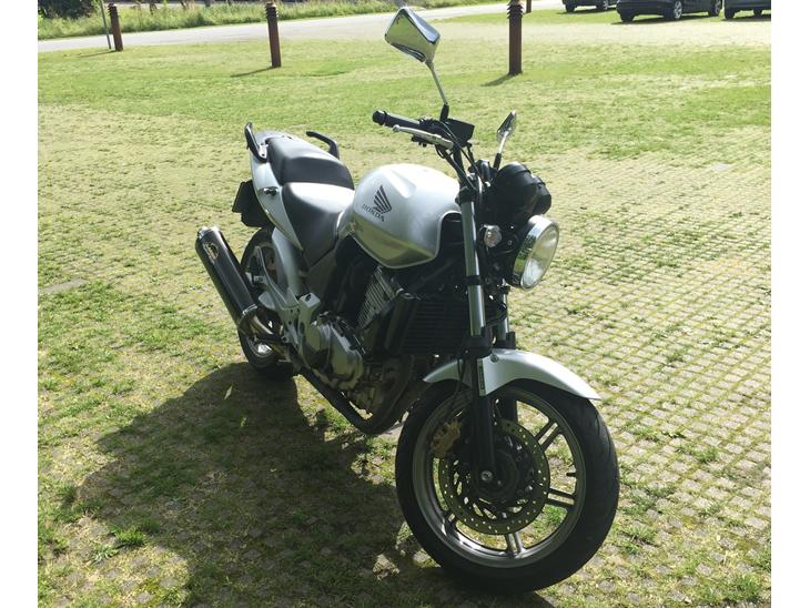 {{currentPhoto.altText}} billede {{currentPhoto.number}}