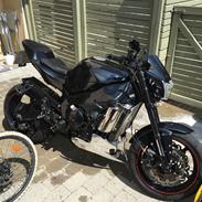 Yamaha R1