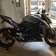 Suzuki GSX-S1000 Yoshimura Edition