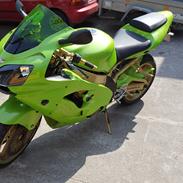 Kawasaki Ninja ZX9R