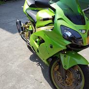 Kawasaki Ninja ZX9R