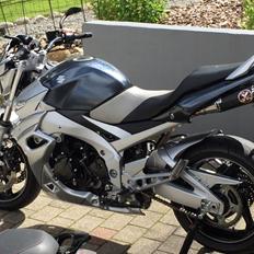 Suzuki GSR 600