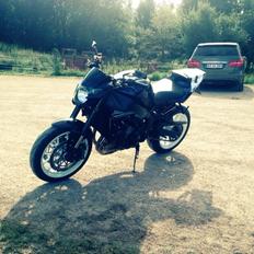 Yamaha Yzf R1 streetbike