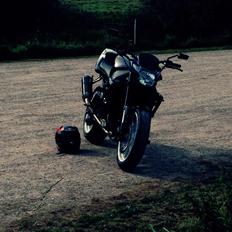 Yamaha Yzf R1 streetbike