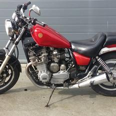 Yamaha XJ 700X Maxim
