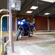 Suzuki GSXR 400 GK73A
