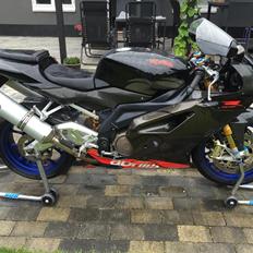 Aprilia RSV 1000R FACTORY