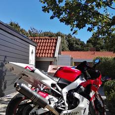 Yamaha R1