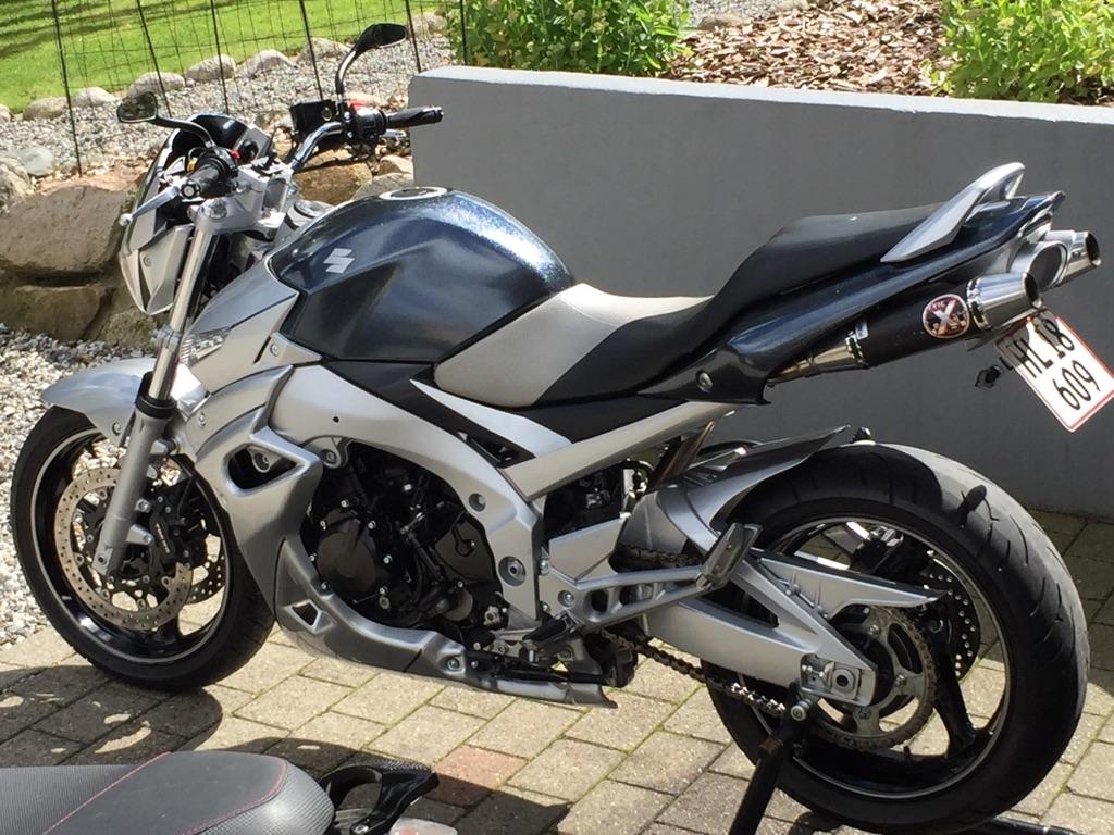 Suzuki GSR 600 billede 1