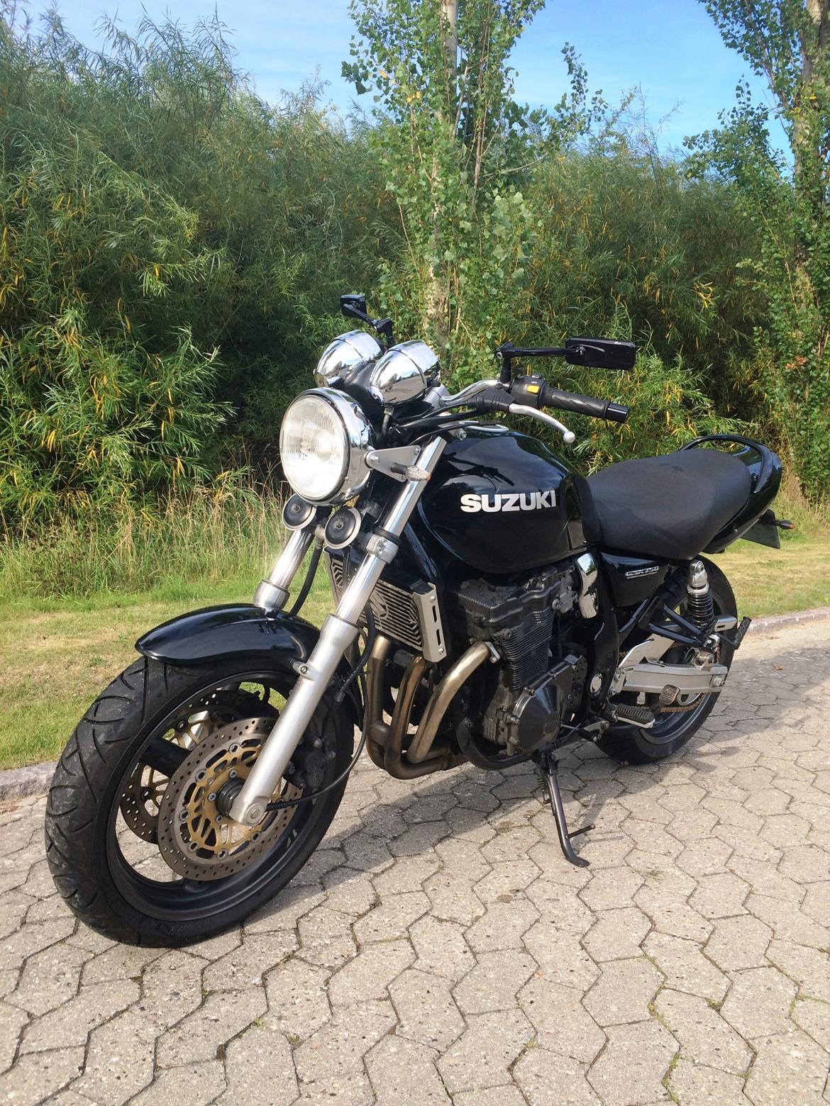 Suzuki GSX 750 Inazuma *Solgt* billede 3