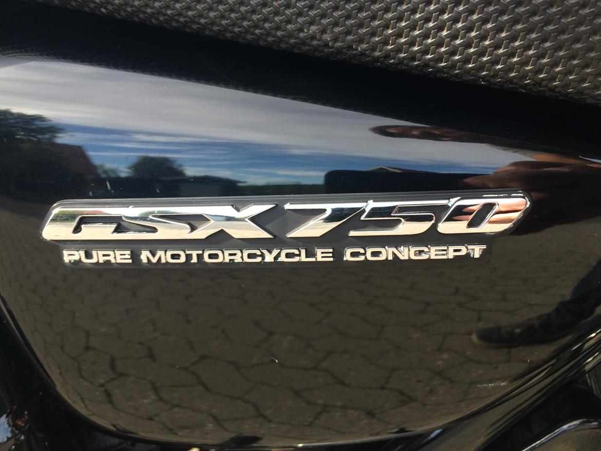 Suzuki GSX 750 Inazuma *Solgt* billede 7