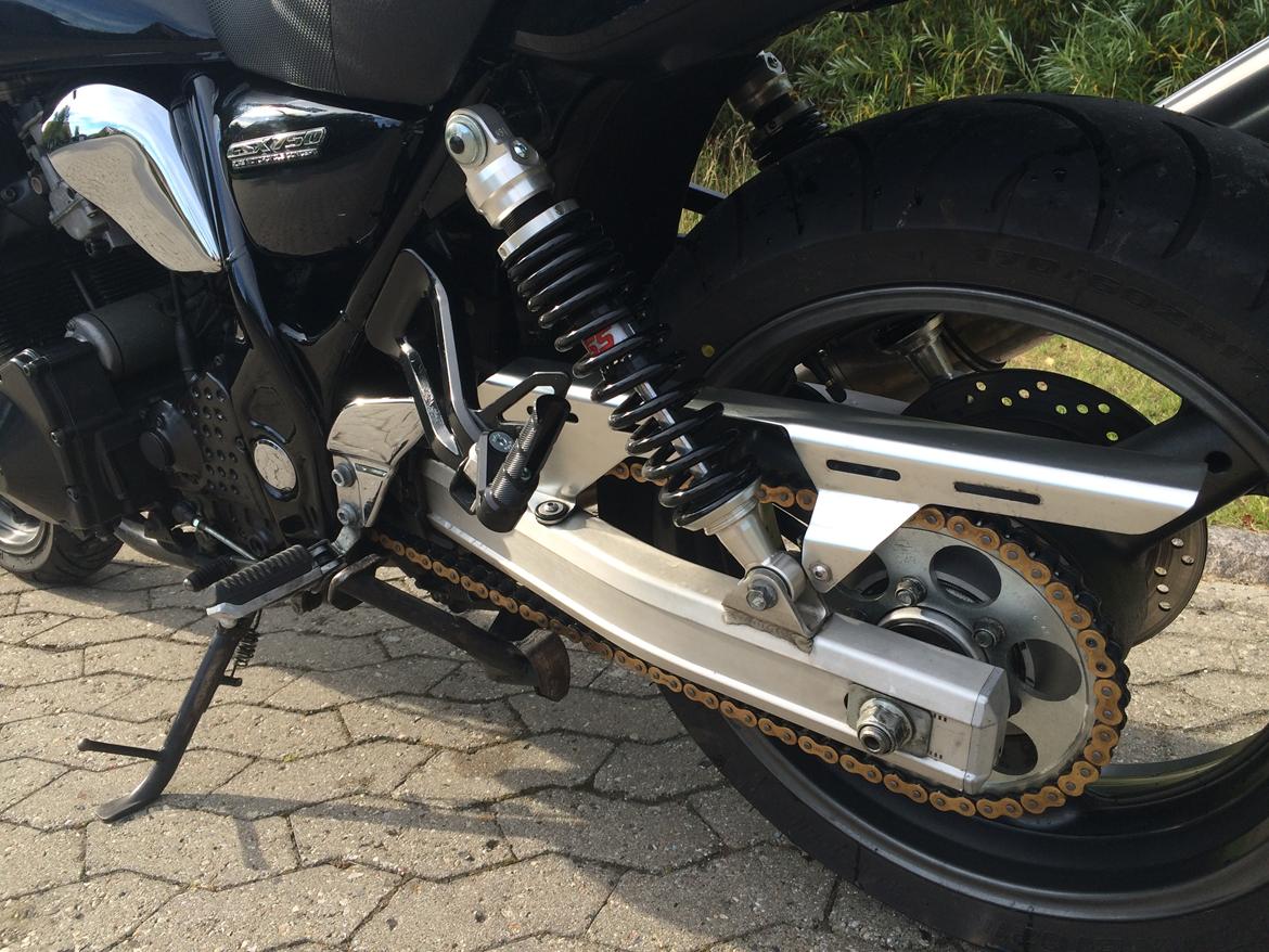 Suzuki GSX 750 Inazuma *Solgt* billede 9