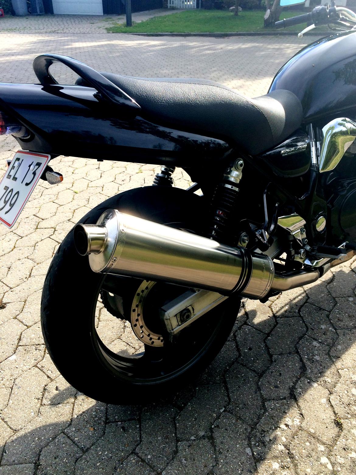 Suzuki GSX 750 Inazuma *Solgt* billede 10