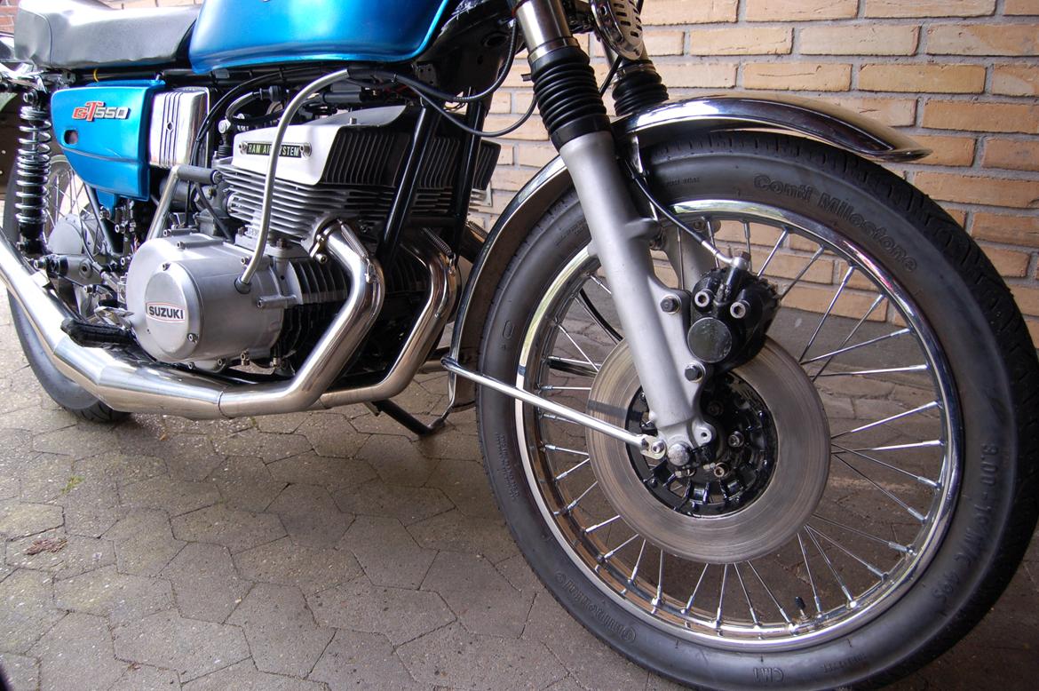 Suzuki GT 550 billede 4