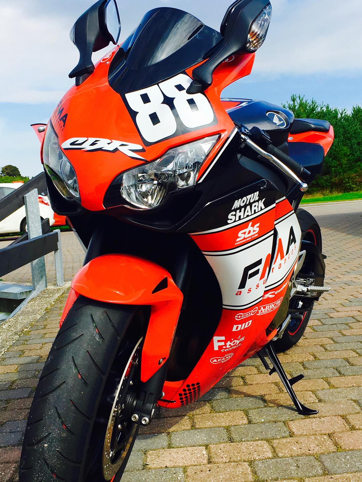 Honda CBR1000RR Fireblade billede 2