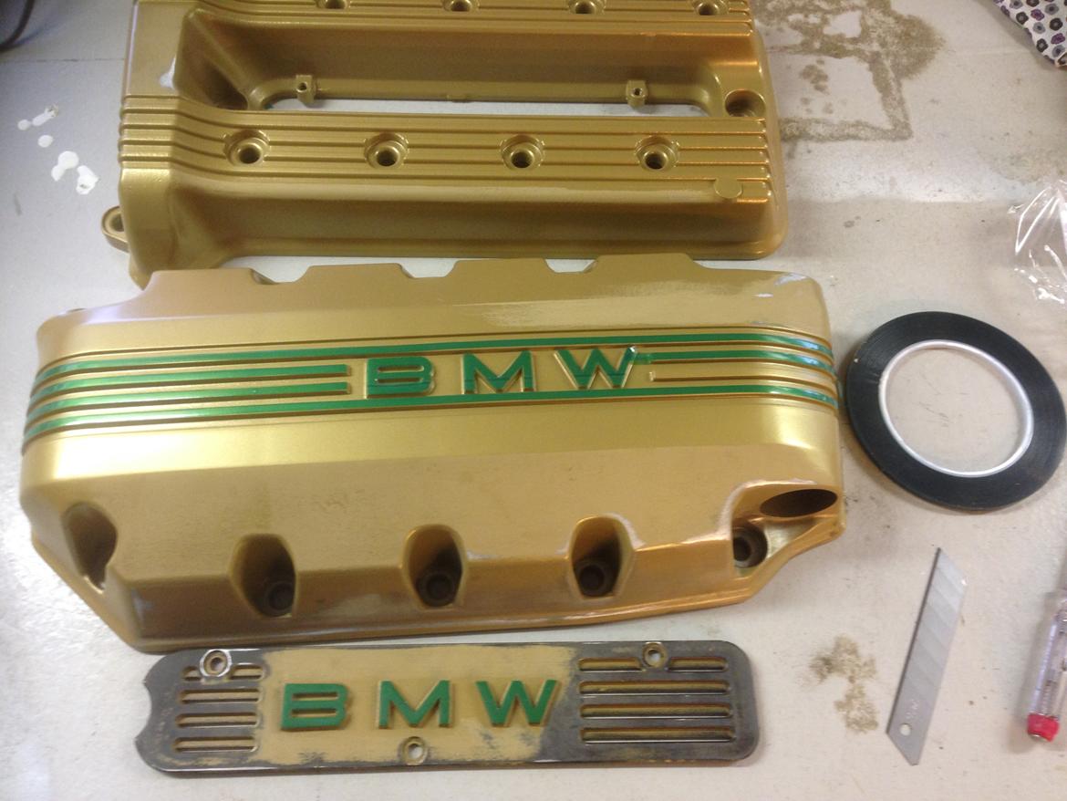 BMW K100 RS - Afdækning af dæksler efter guldlakering billede 14