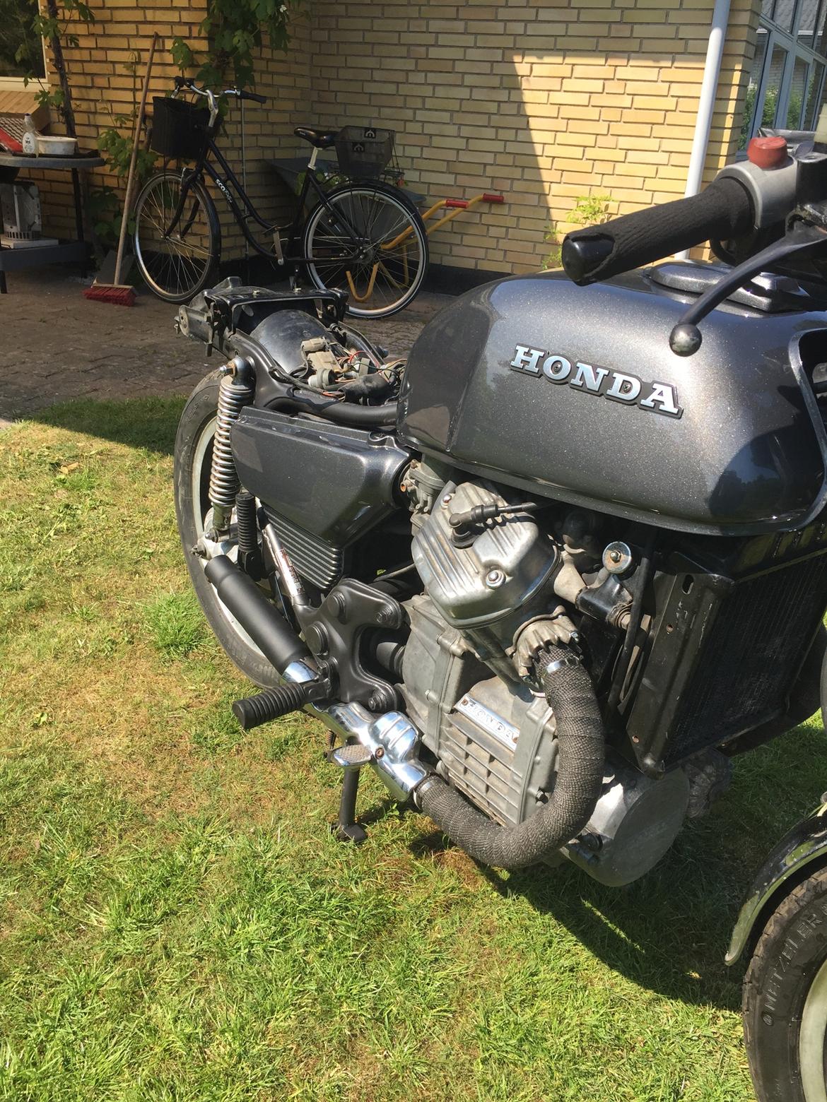 Honda CX500 "Deluxe"  - Synes selv lakeringen er ramt spot on! (Y) billede 14