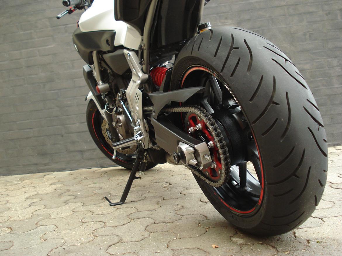 Yamaha MT - 07 - Fed dæk montering 180/55 billede 27