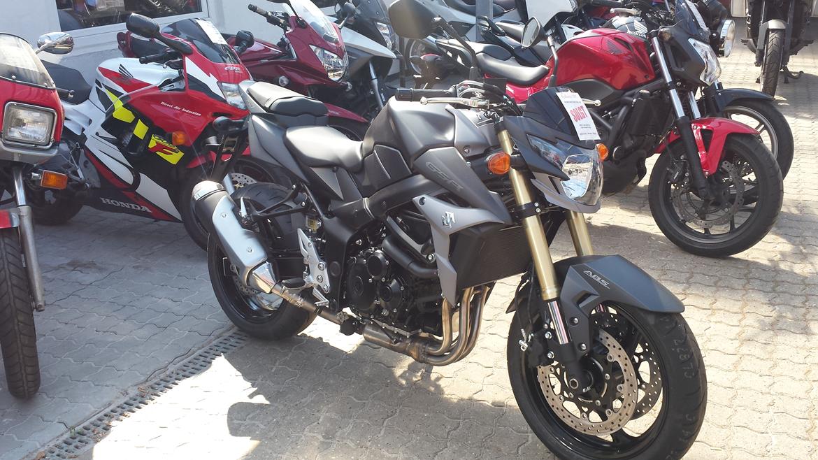 Suzuki GSR 750 AL6  Yoshimura Edition ( solgt ) billede 2
