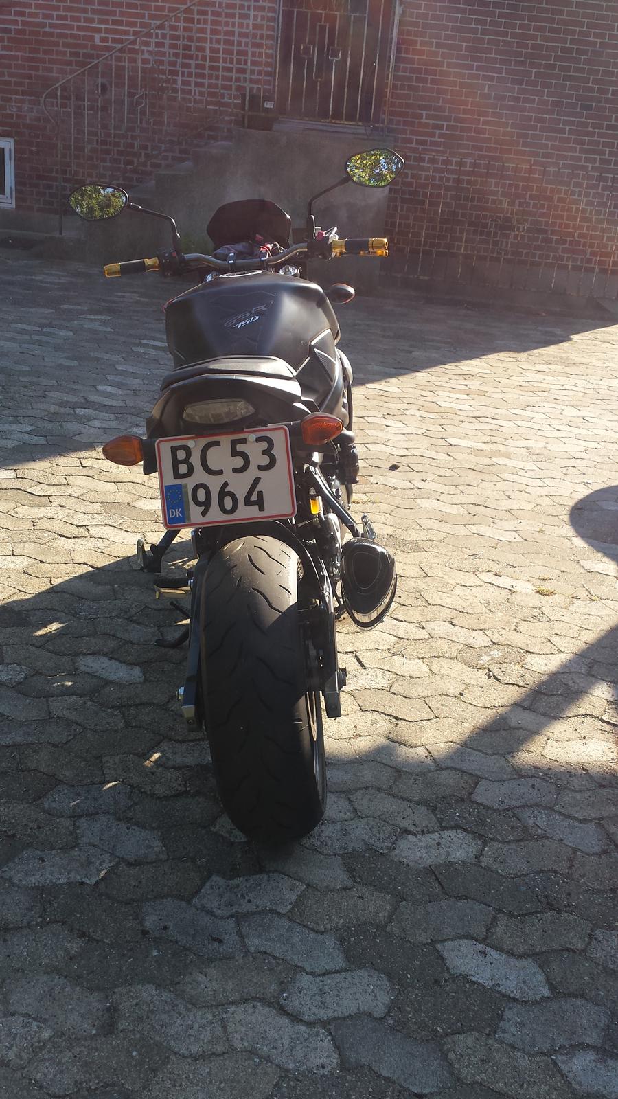 Suzuki GSR 750 AL6  Yoshimura Edition ( solgt ) billede 9