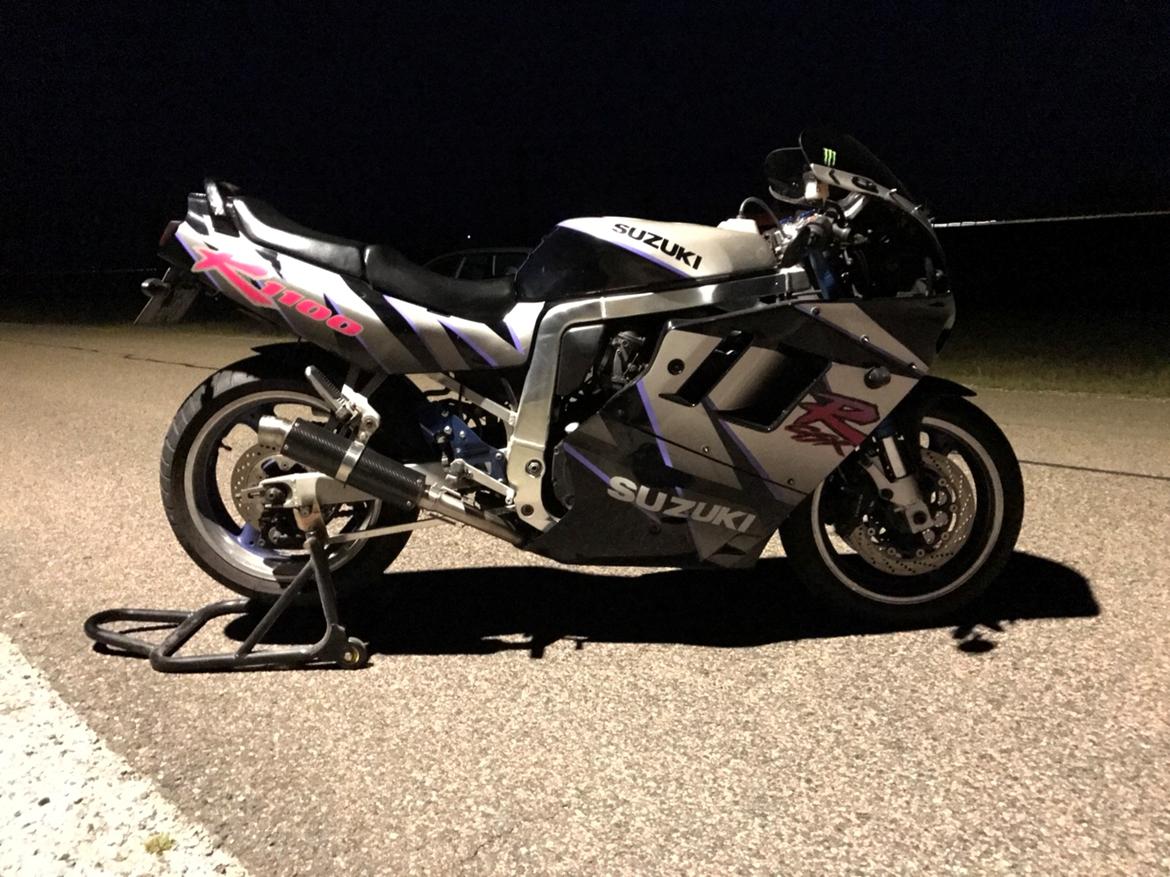 Suzuki Gsxr 1100 (SOLGT) billede 2