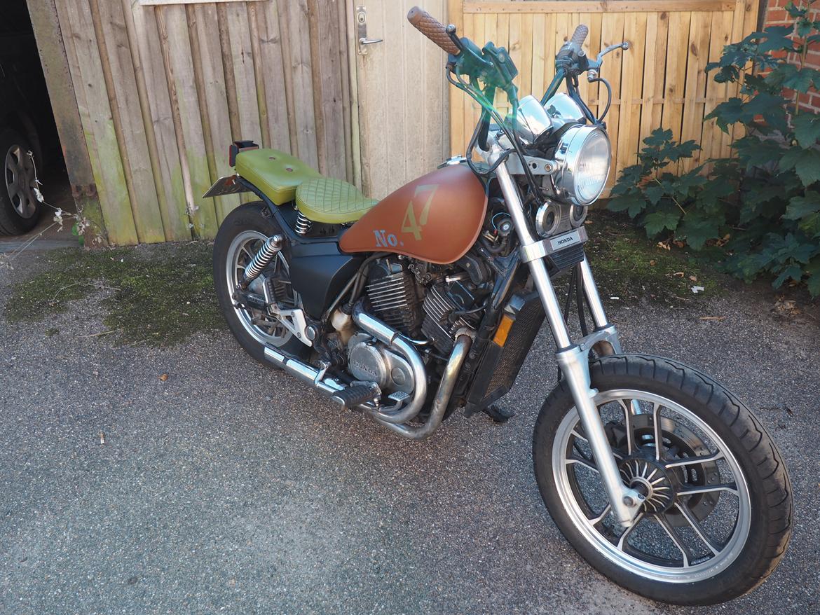 Honda VT500 Brat Bobber billede 2