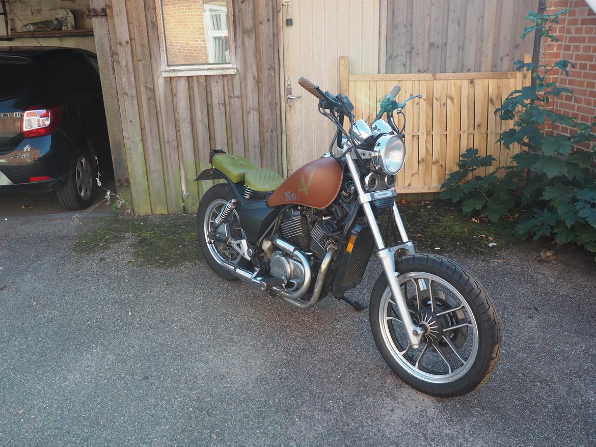 Honda VT500 Brat Bobber billede 3