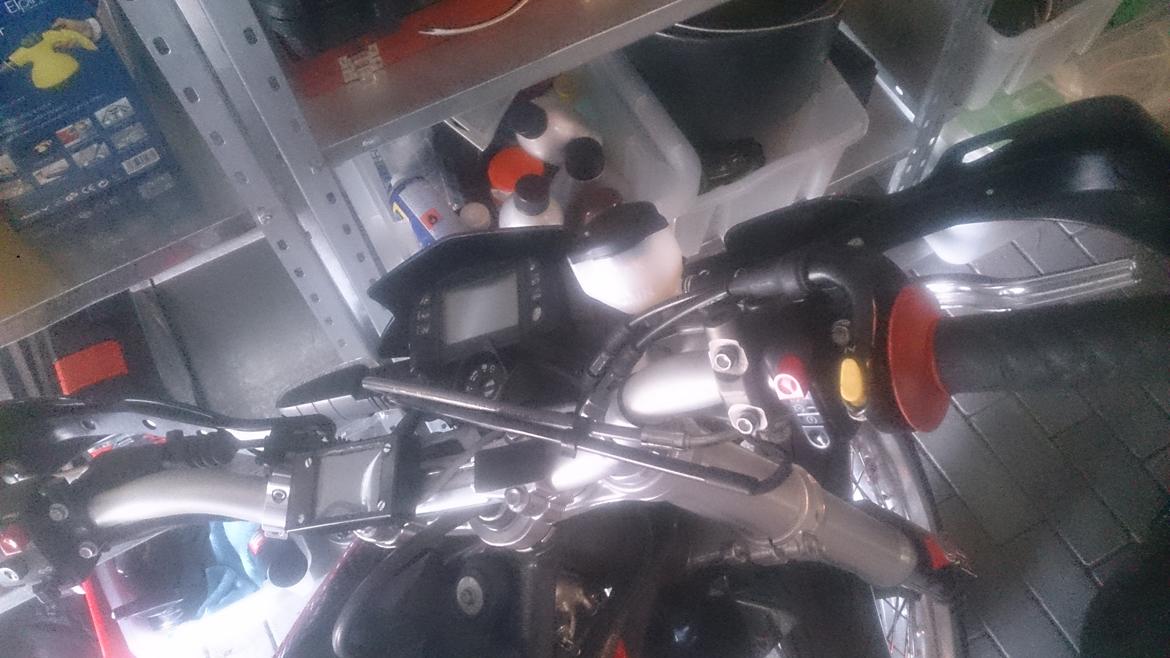 Aprilia Sxv 550 solgt billede 10