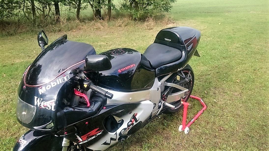 Suzuki GSX-R 750 Srad - Solgt billede 16