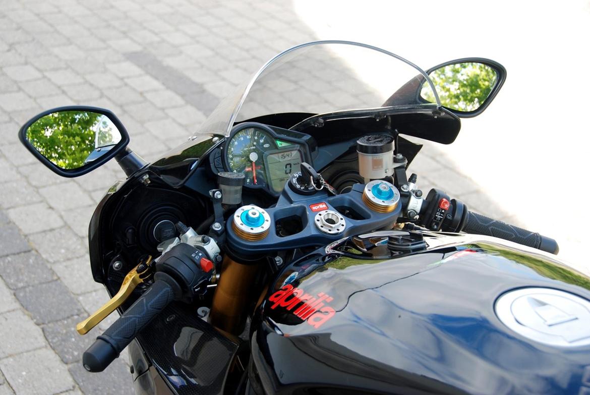 Aprilia RSV 1000R FACTORY billede 6