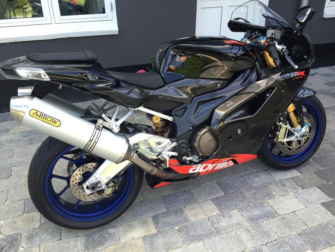 Aprilia RSV 1000R FACTORY billede 2