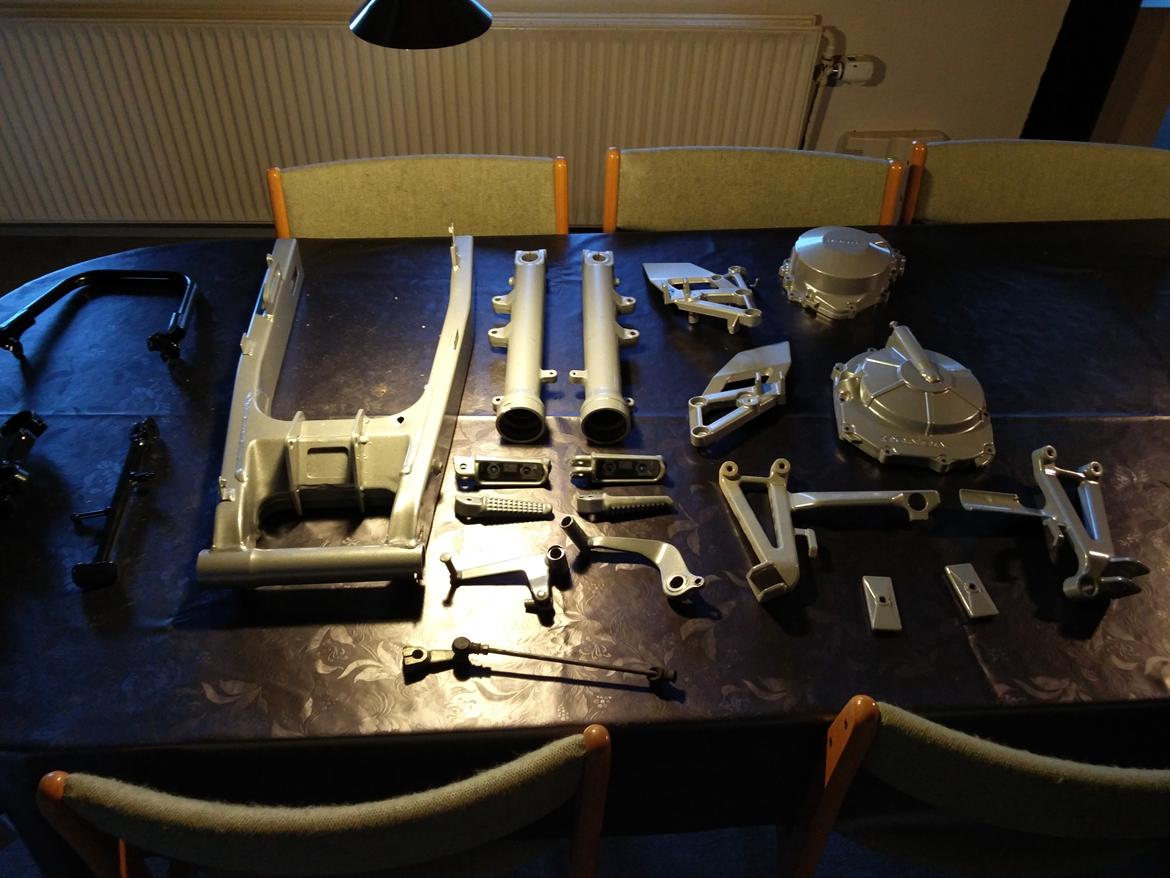 Honda Cbr 600 f3 - Dele tilbage fra pulverlak billede 12