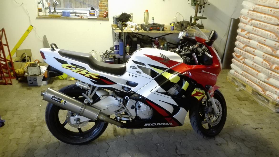 Honda CBR 600 F3 billede 2