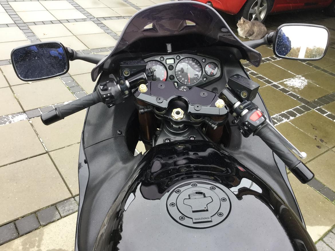Suzuki GSX 1300 Hayabusa solgt billede 5