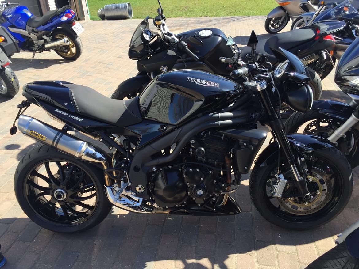 Triumph Speed Triple 1050 billede 1