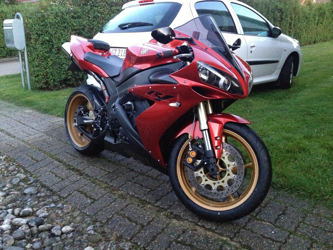 Yamaha R1 billede 9